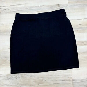 L.L.Bean Black Pull on Comfortable lightweight tencel skirt Sz Medium